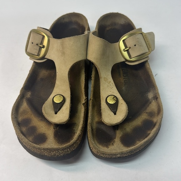 Used Birkenstock flip flop Beige Sandals with Gold Buckle women’s size 38 - Picture 2 of 6